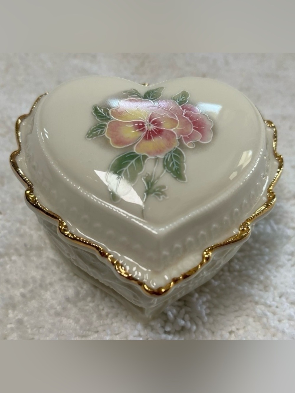 Heritage House Collection Edition-Celebration Of Love Trinket Heart Music Box